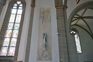 Malerischer Spiegel an der gotischen Madonna in St. Crescentius (Foto: Karl-Franz Thiede)